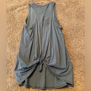 Lululemon open back tie tank sz 6